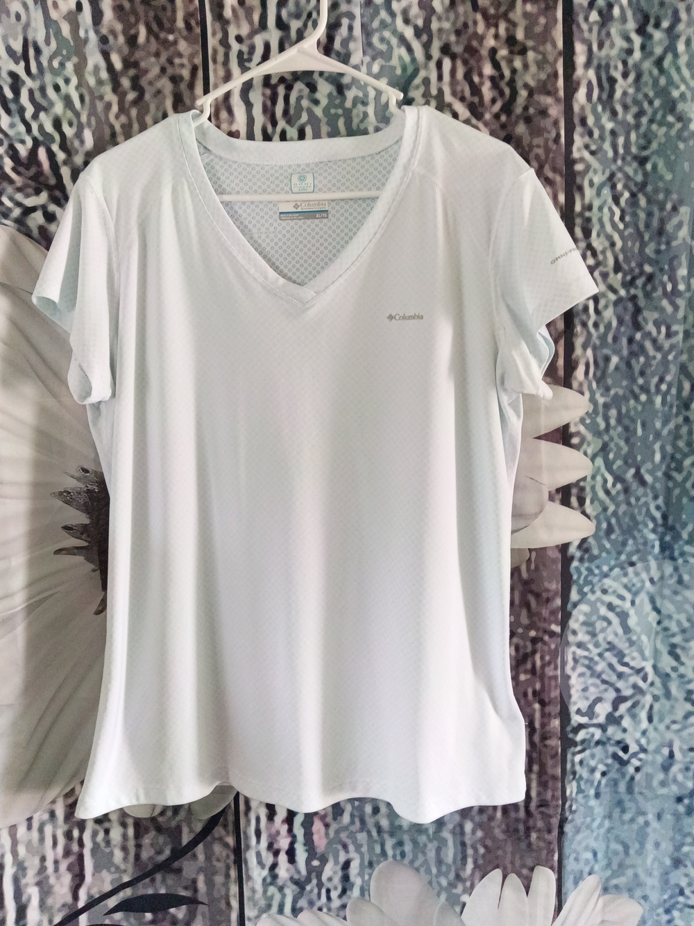 Columbia Women's White V-Neck Omni-Wick Short Sleeve Tee